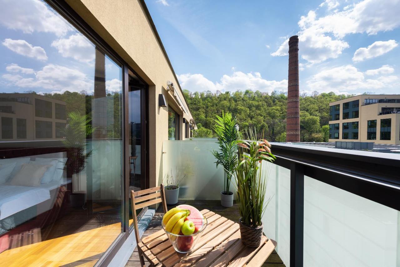 Apartment With 4 Bedrooms Prága Kültér fotó