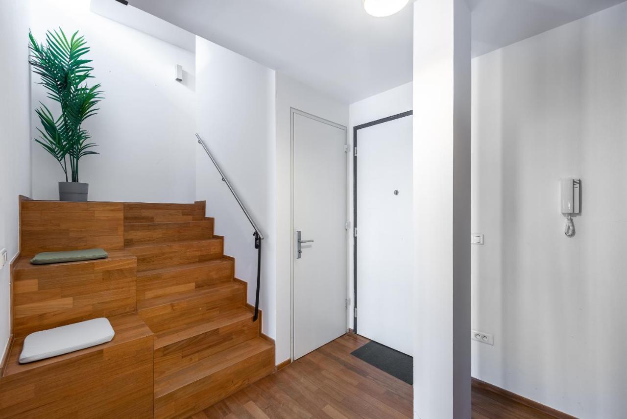Apartment With 4 Bedrooms Prága Kültér fotó