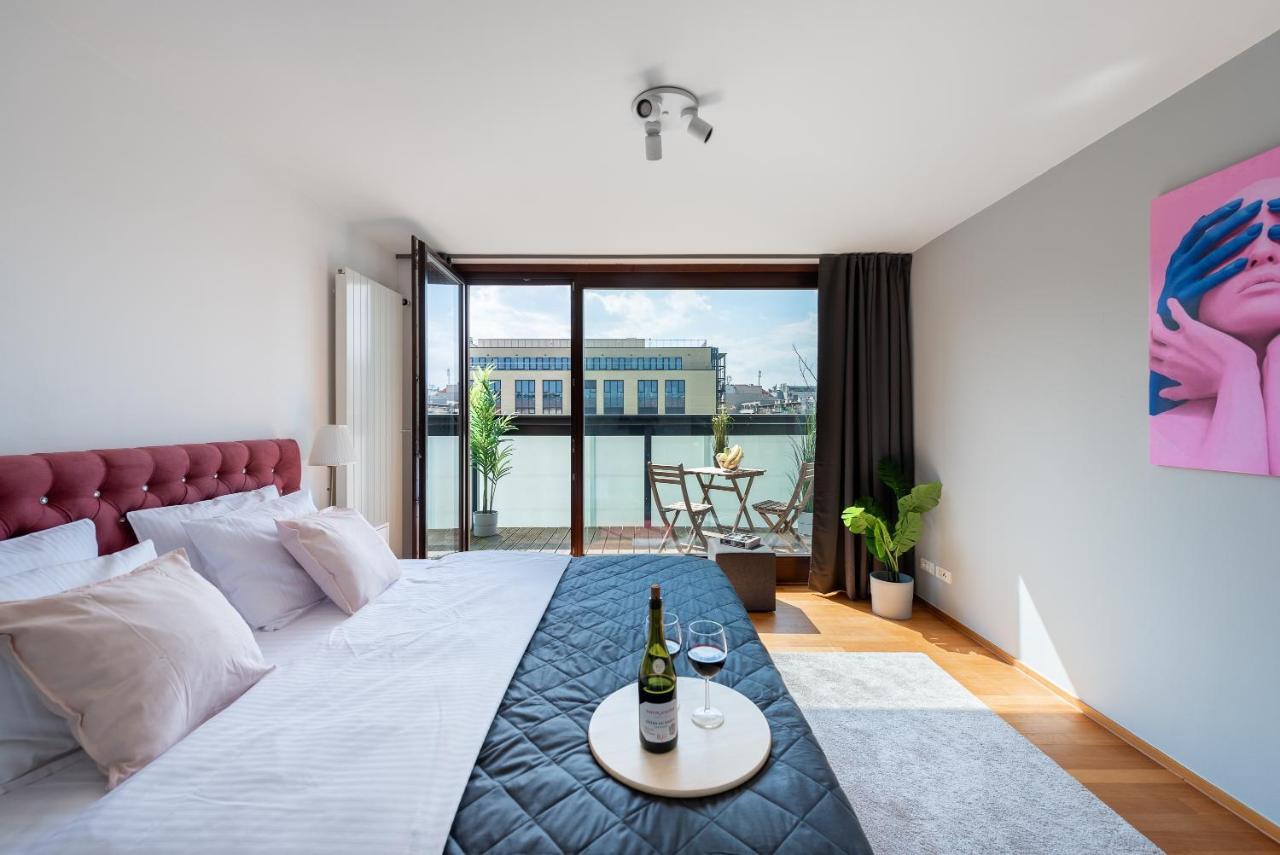 Apartment With 4 Bedrooms Prága Kültér fotó