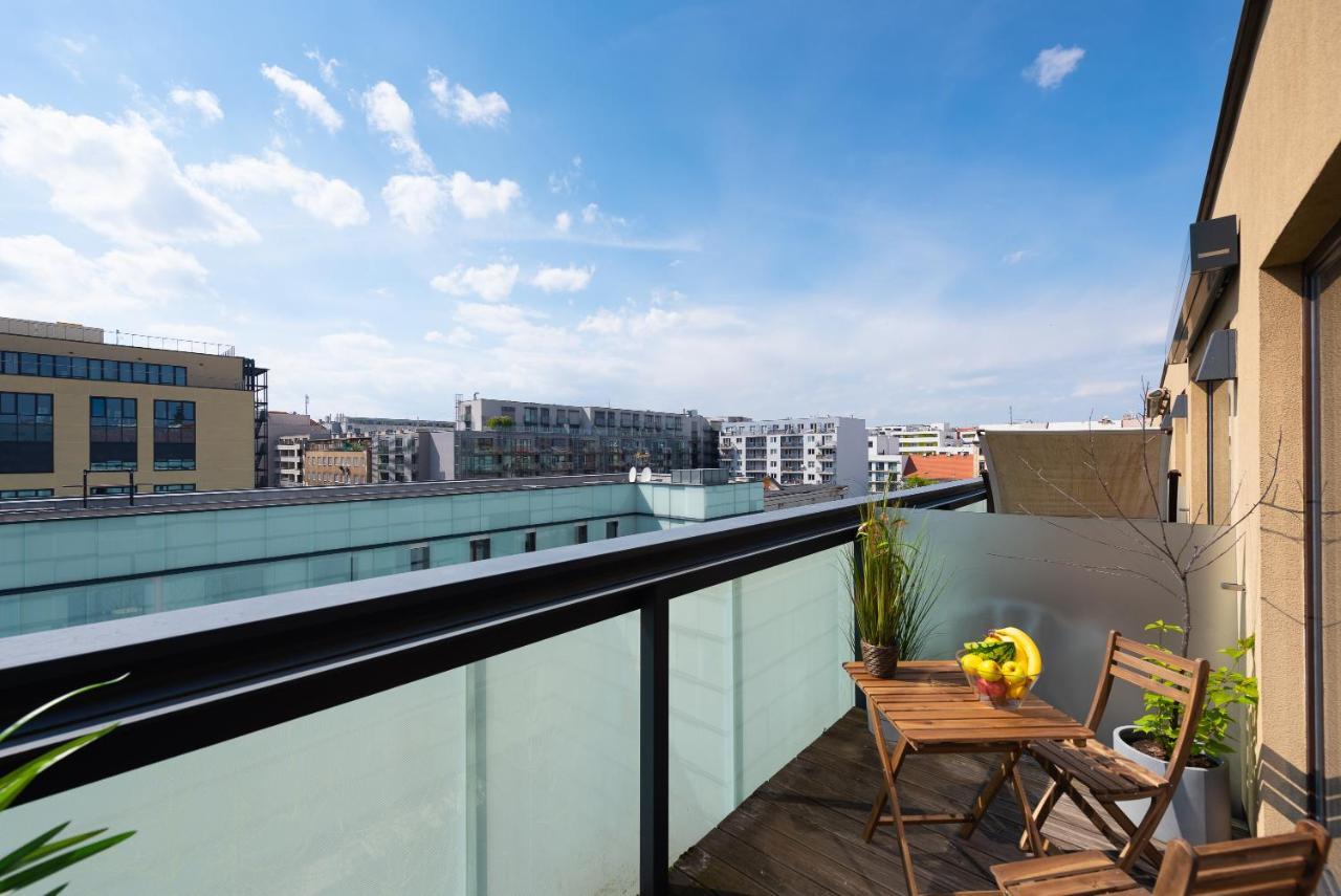 Apartment With 4 Bedrooms Prága Kültér fotó
