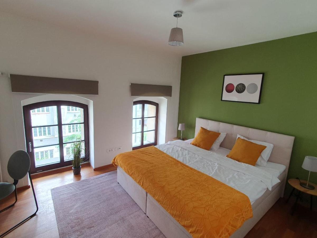 Apartment With 4 Bedrooms Prága Kültér fotó
